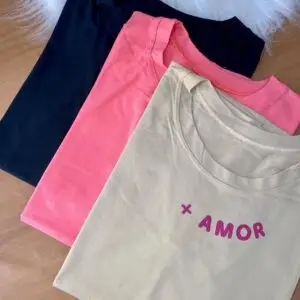 T-Shirt + Amor