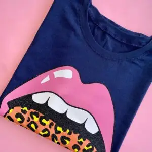 T-Shirt Tongue Stile