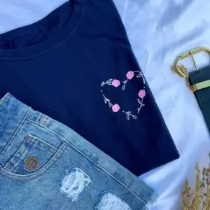 T-Shirt Coração Florido