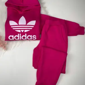 Conjunto de Moletom Adidas