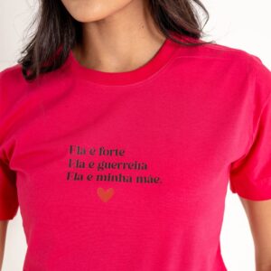 T-Shirt Ela é MINHA Mãe