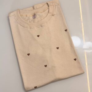 T-Shirt Coraçãozinhos